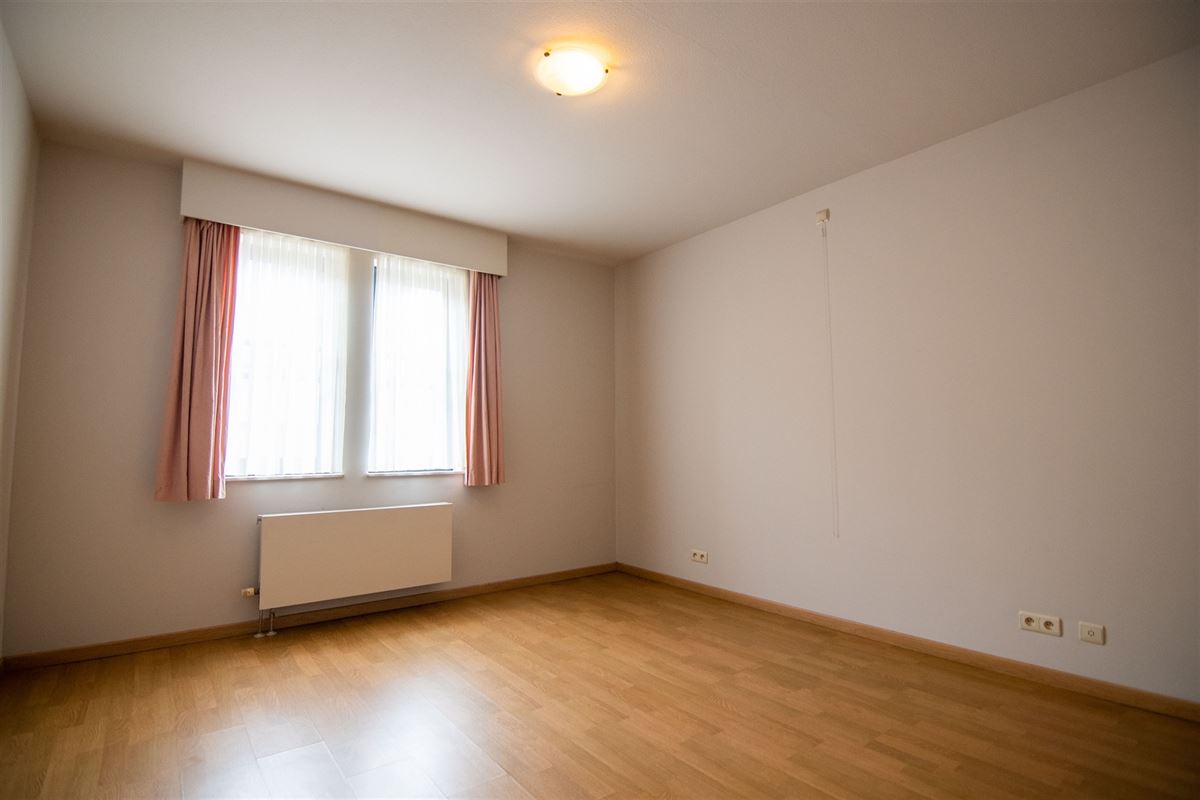 Ruim en degelijk appartement (124m2), in het stadscentrum