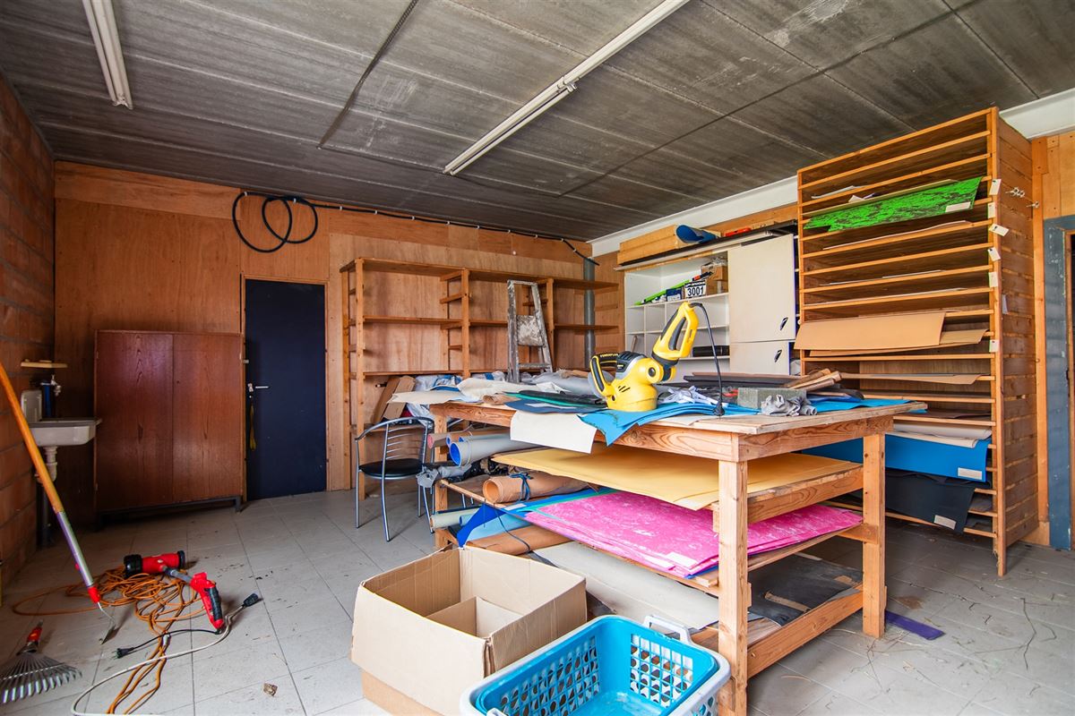 Handelsruimte met appartement op de Kempische Steenweg!