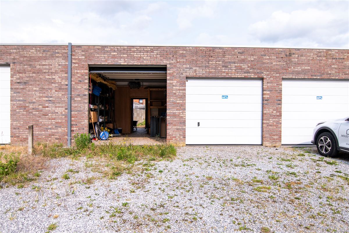 Handelsruimte met appartement op de Kempische Steenweg!