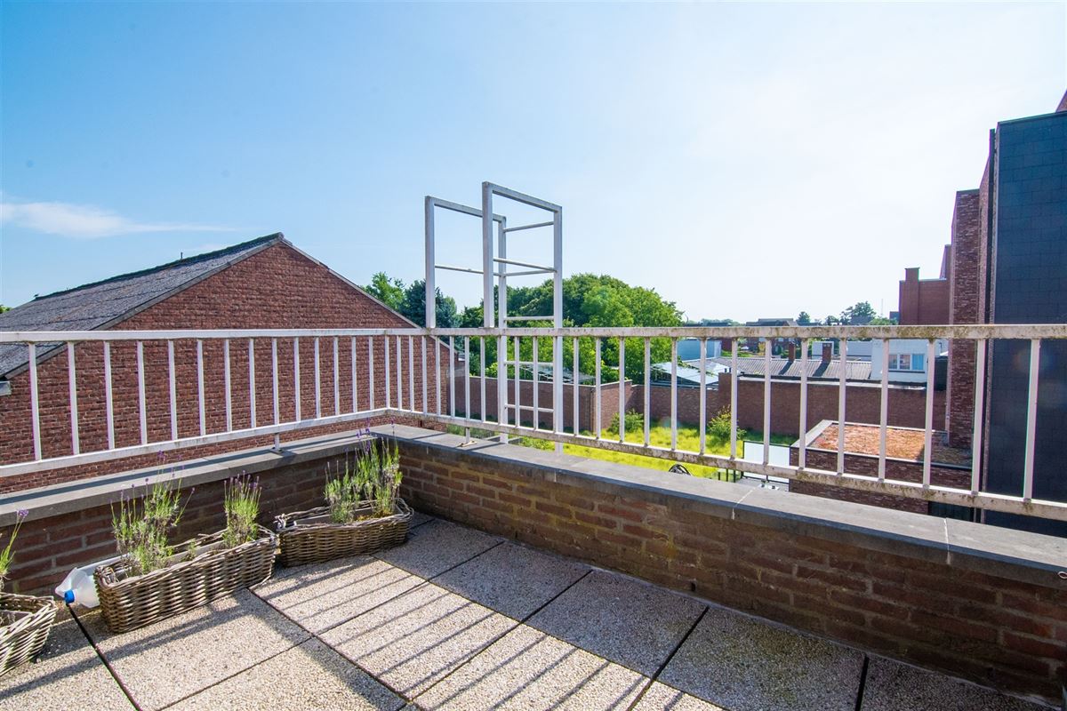 Verhuurd appartement met 2 slaapkamers en garage in Kuringen