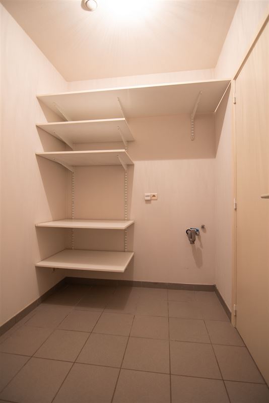 Ruim en degelijk appartement (124m2), in het stadscentrum