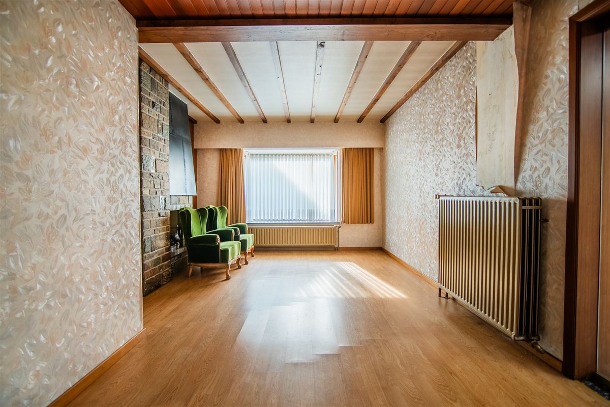 Te renoveren woning met vier slaapkamers, in Viversel.