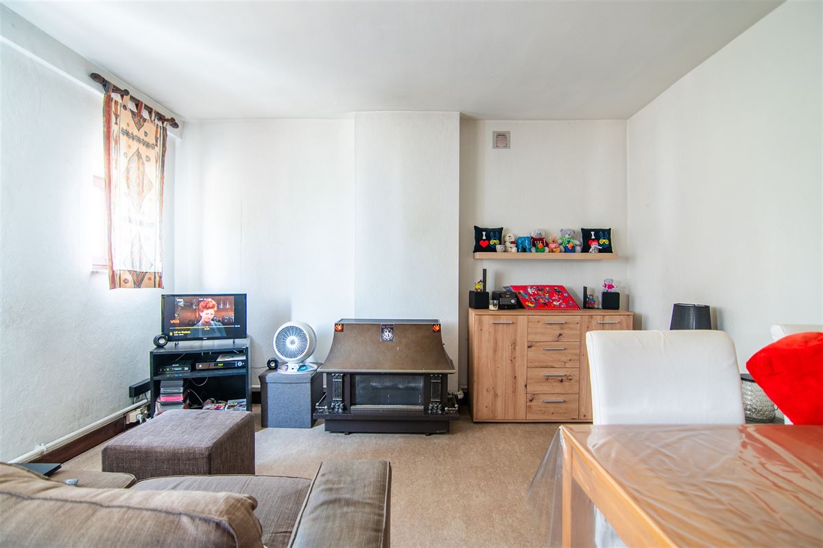 Handelsruimte met appartement op de Kempische Steenweg!