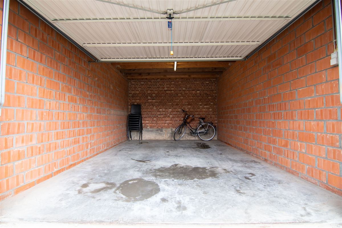 Verhuurd appartement met 2 slaapkamers en garage in Kuringen