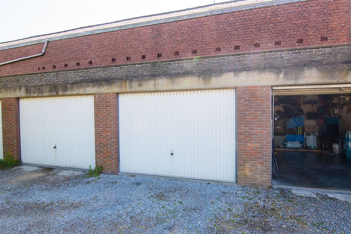 Verhuurd appartement met 2 slaapkamers en garage in Kuringen