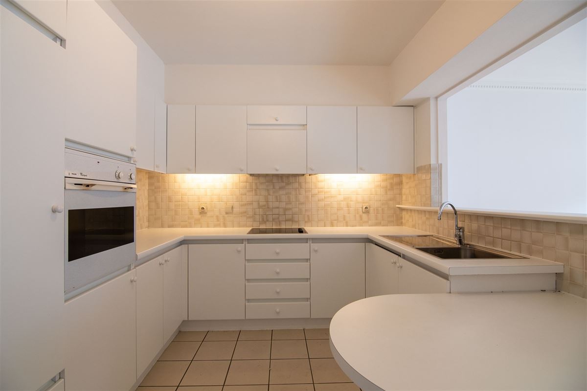 Ruim appartement met twee zeer ruime slaapkamers en terras!