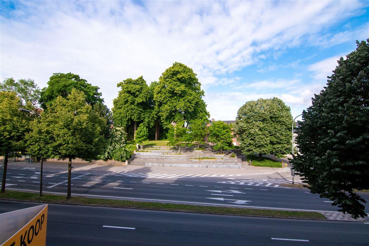 Ruim appartement (126m2) met drie slaapkamers in het centrum