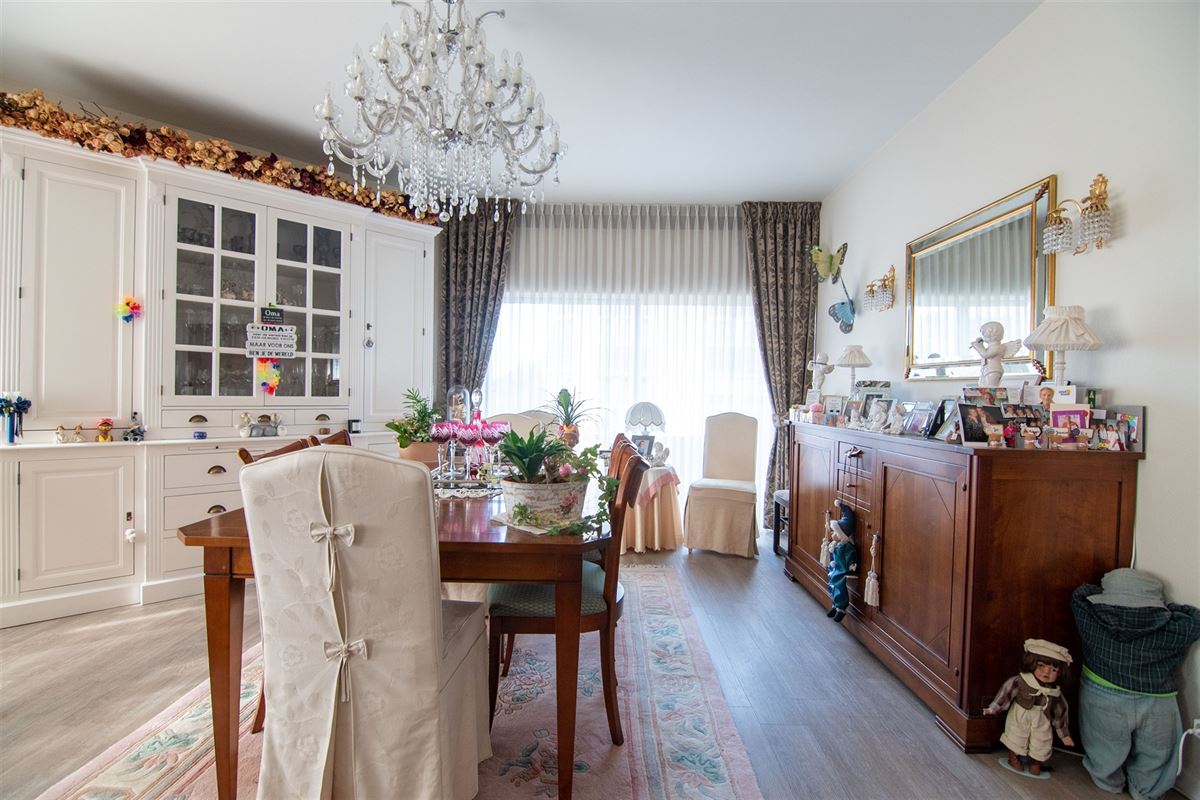 Bijzonder ruim appartement met maar liefst 158 m2 en 3 slpk.