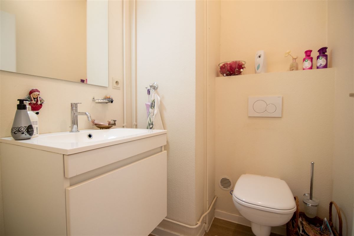 Bijzonder ruim appartement met maar liefst 158 m2 en 3 slpk.