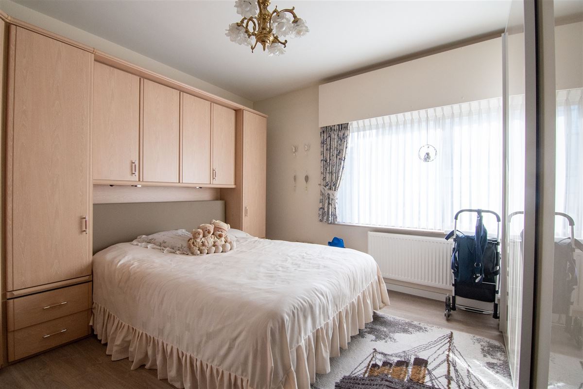 Bijzonder ruim appartement met maar liefst 158 m2 en 3 slpk.