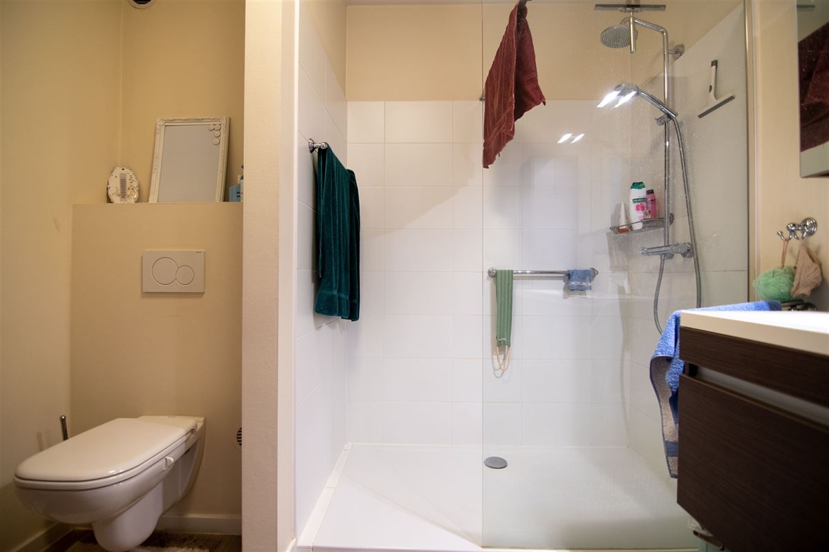 Bijzonder ruim appartement met maar liefst 158 m2 en 3 slpk.