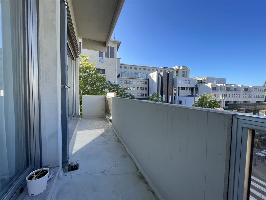 Bijzonder ruim appartement met maar liefst 158 m2 en 3 slpk.