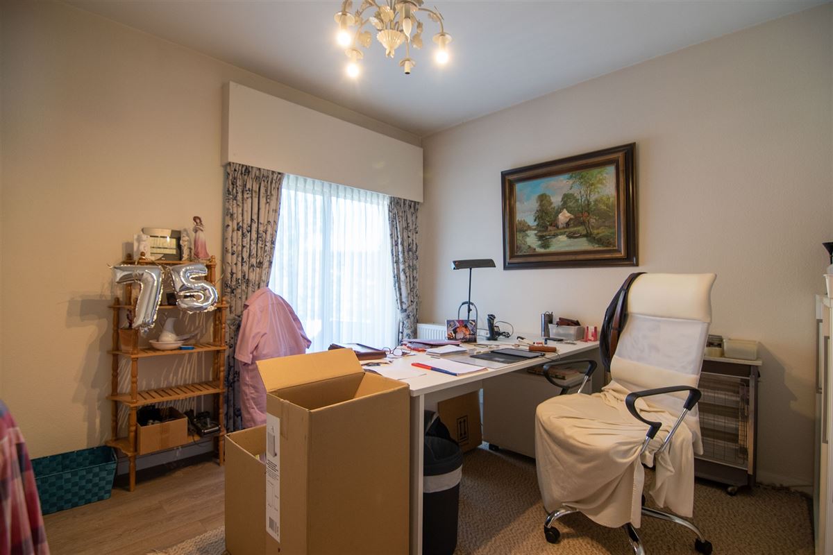 Bijzonder ruim appartement met maar liefst 158 m2 en 3 slpk.