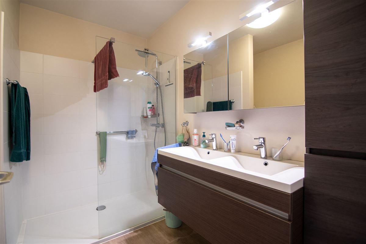 Bijzonder ruim appartement met maar liefst 158 m2 en 3 slpk.