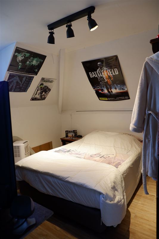 Verhuurde, open bebouwing met drie slaapkamers en ruime tuin