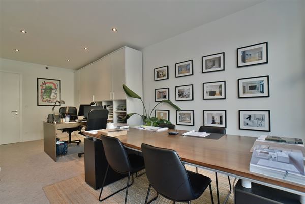 Gelijkvloerse commerciële ruimte op toplocatie!