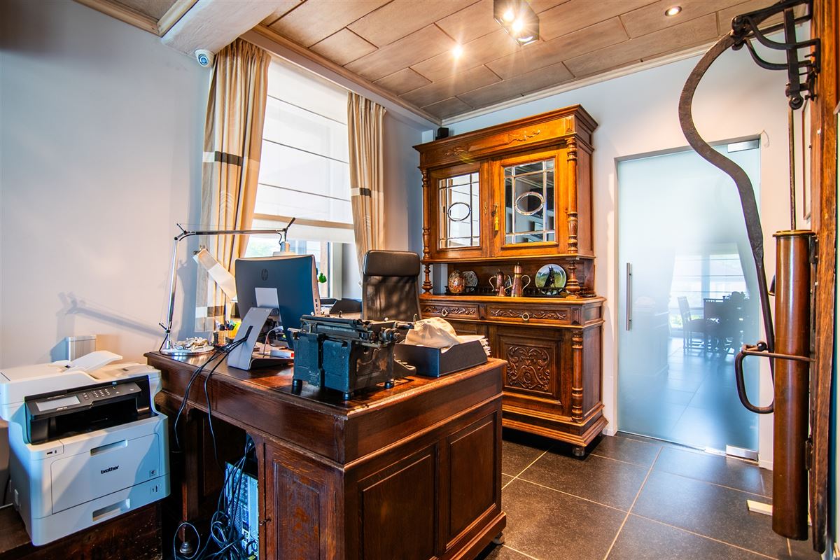 Ruime gezinswoning met naastgelegen grond.