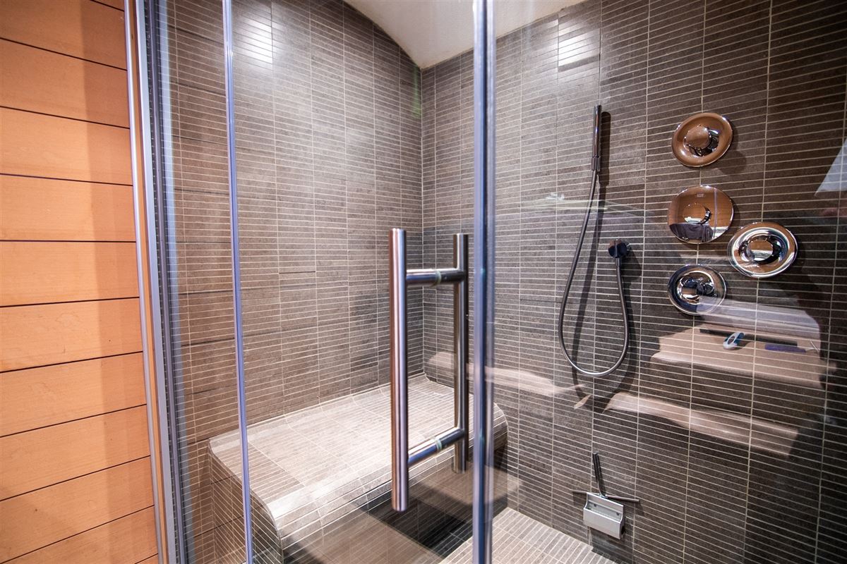 Ruime gezinswoning met naastgelegen grond.