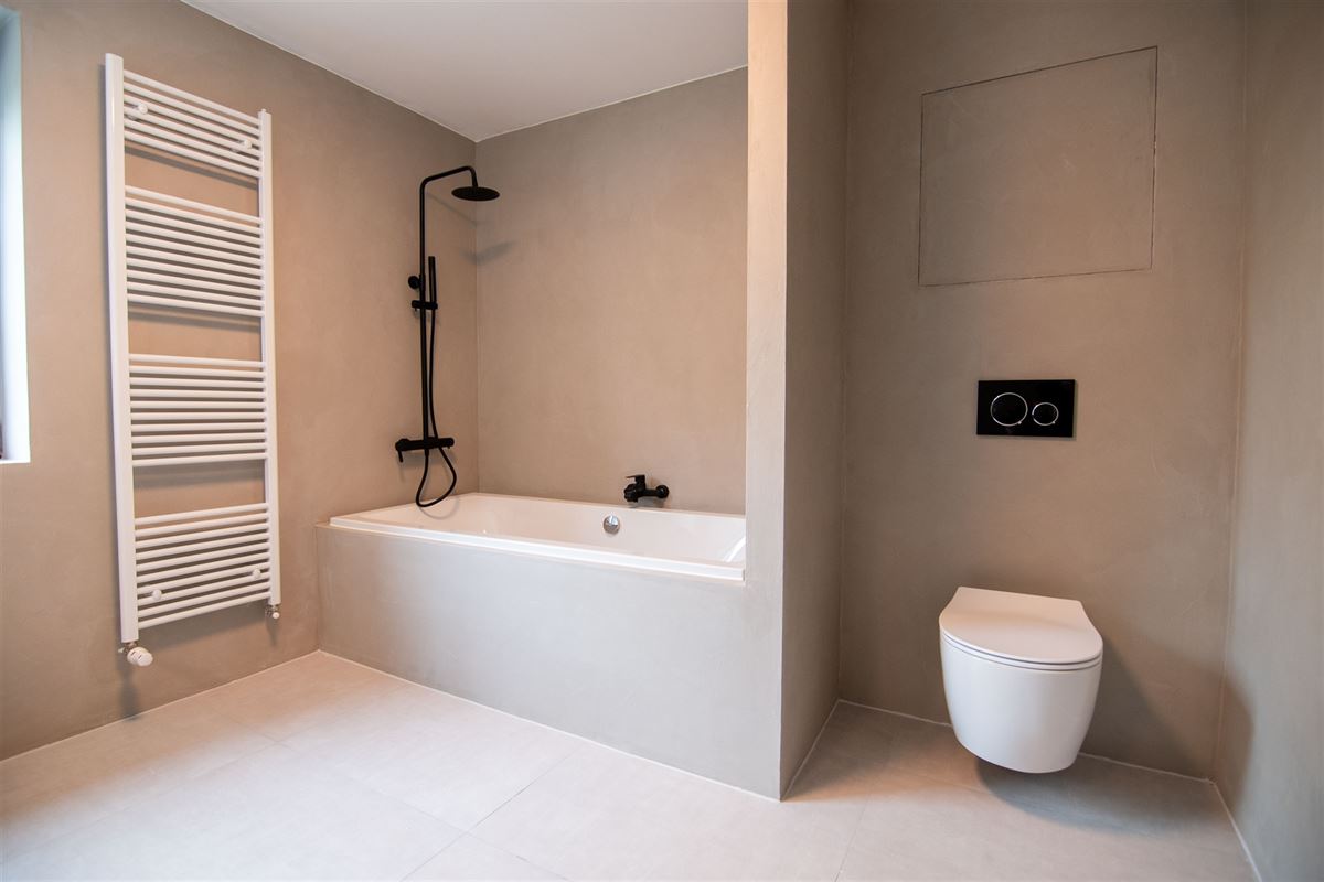 Stijlvol gerenoveerde villa met zuid-gerichte tuin