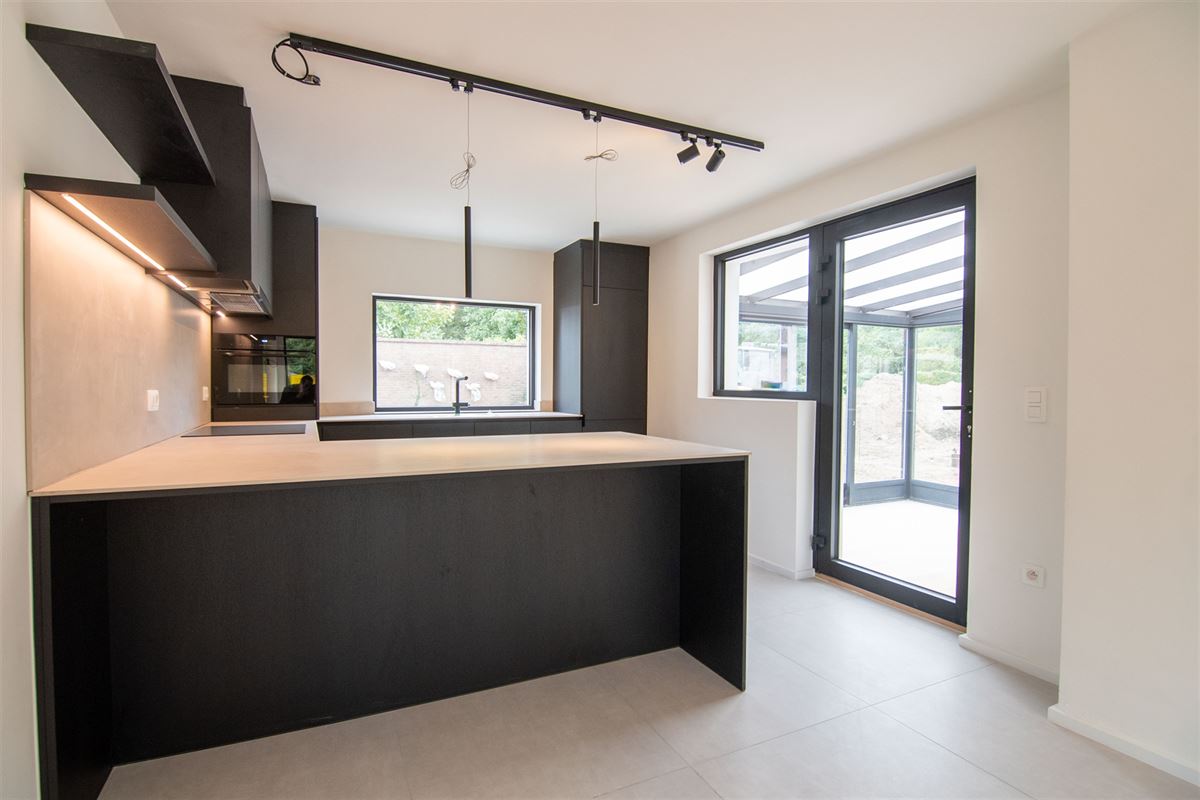 Stijlvol gerenoveerde villa met zuid-gerichte tuin