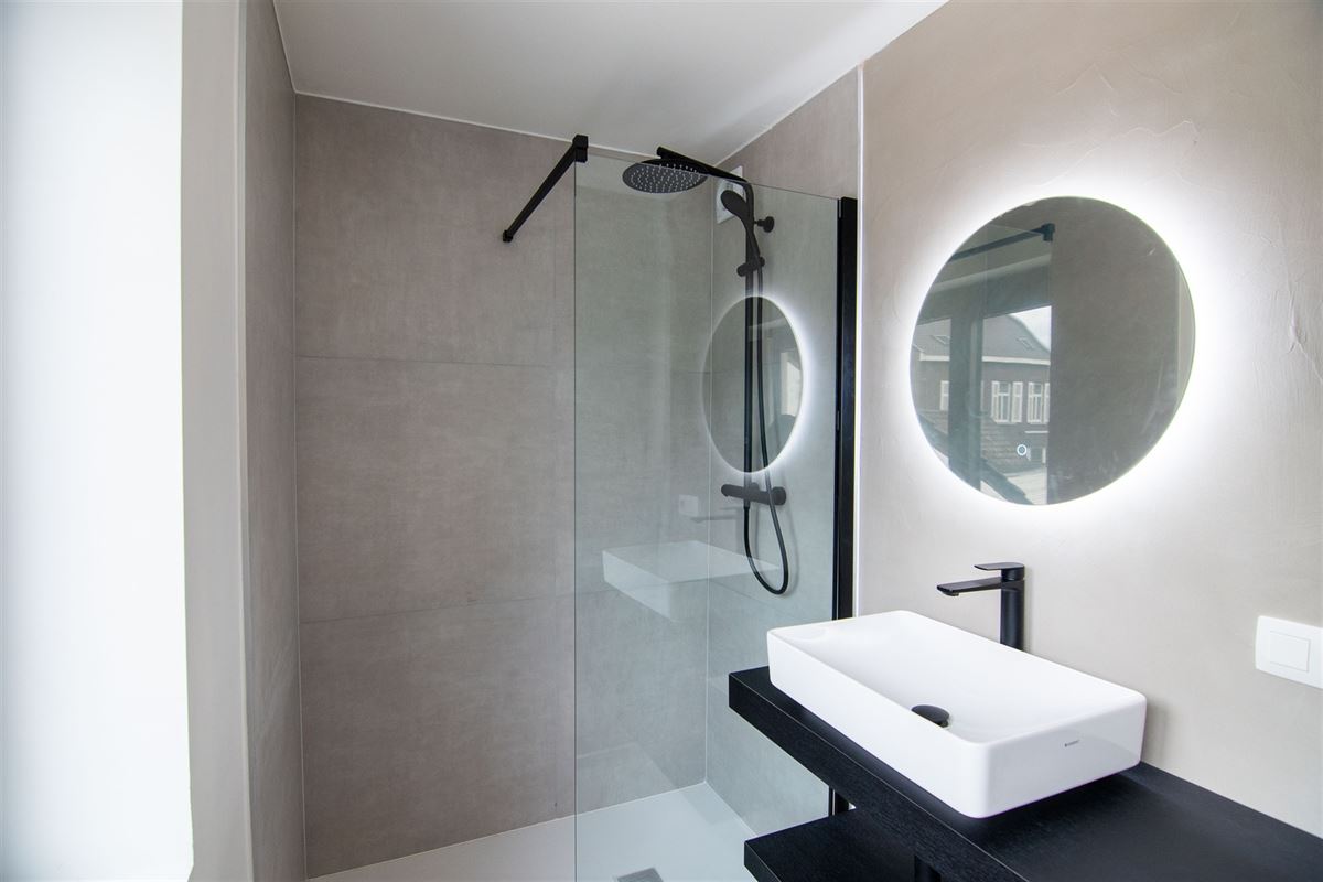 Stijlvol gerenoveerde villa met zuid-gerichte tuin