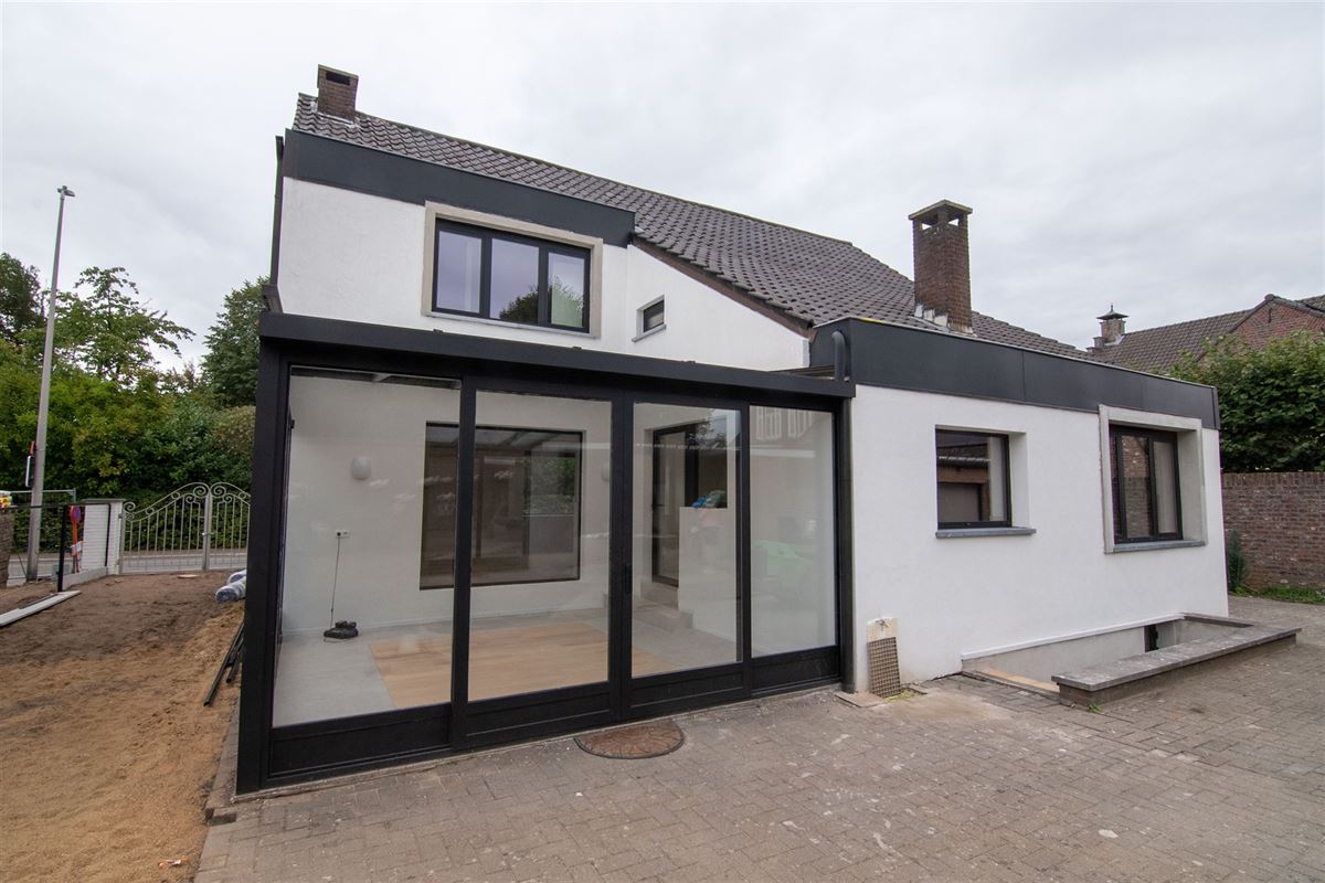 Stijlvol gerenoveerde villa met zuid-gerichte tuin