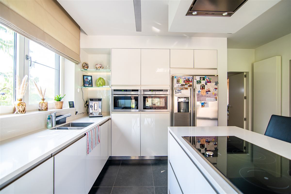 Ruime gezinswoning met naastgelegen grond.