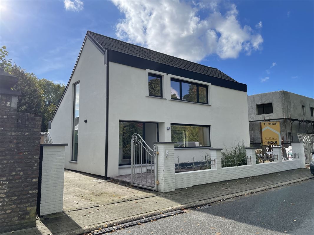 Stijlvol gerenoveerde villa met zuid-gerichte tuin