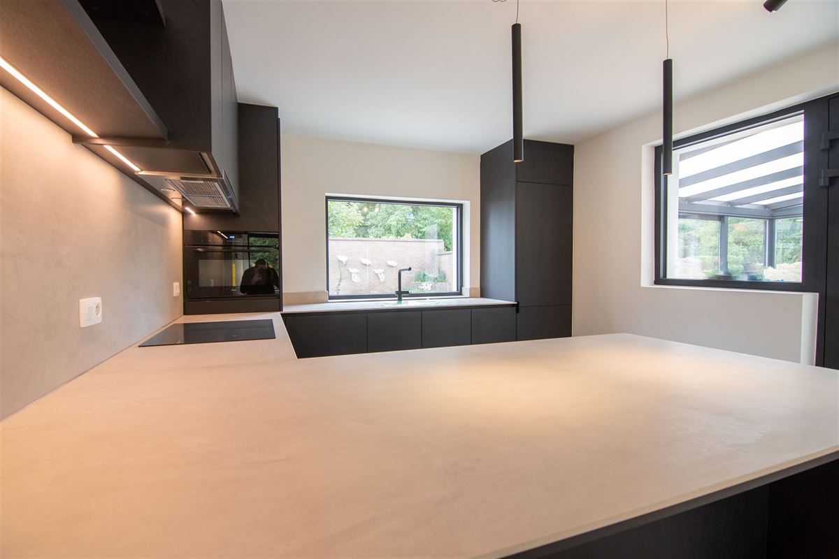 Stijlvol gerenoveerde villa met zuid-gerichte tuin