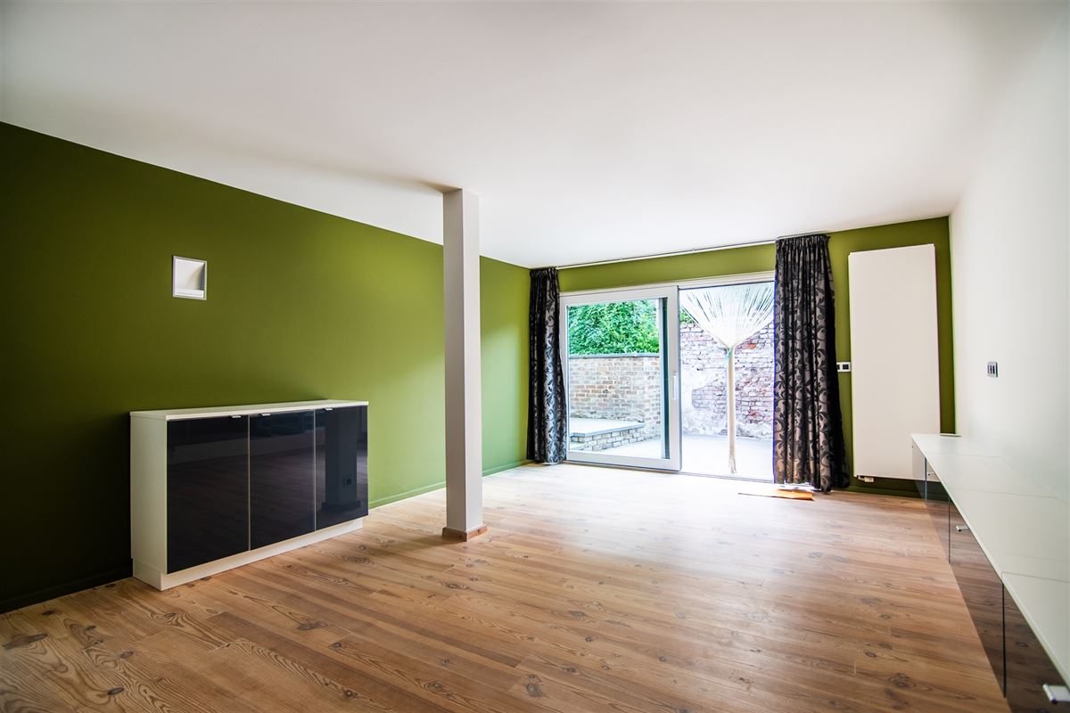 Gelijkvloers appartement met ruim terras in het centrum!