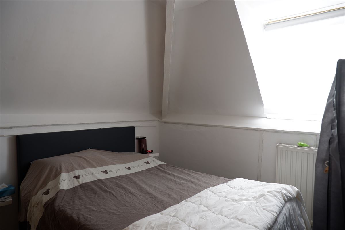 Verhuurde, open bebouwing met drie slaapkamers en ruime tuin