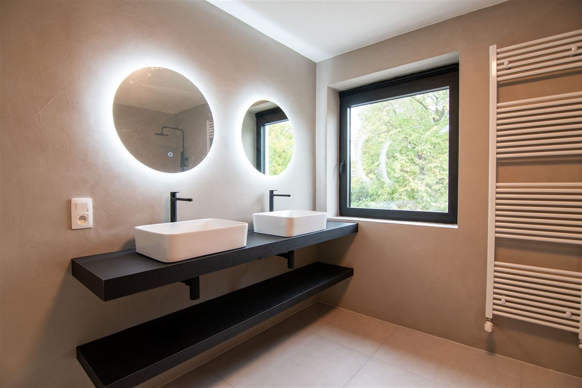 Stijlvol gerenoveerde villa met zuid-gerichte tuin