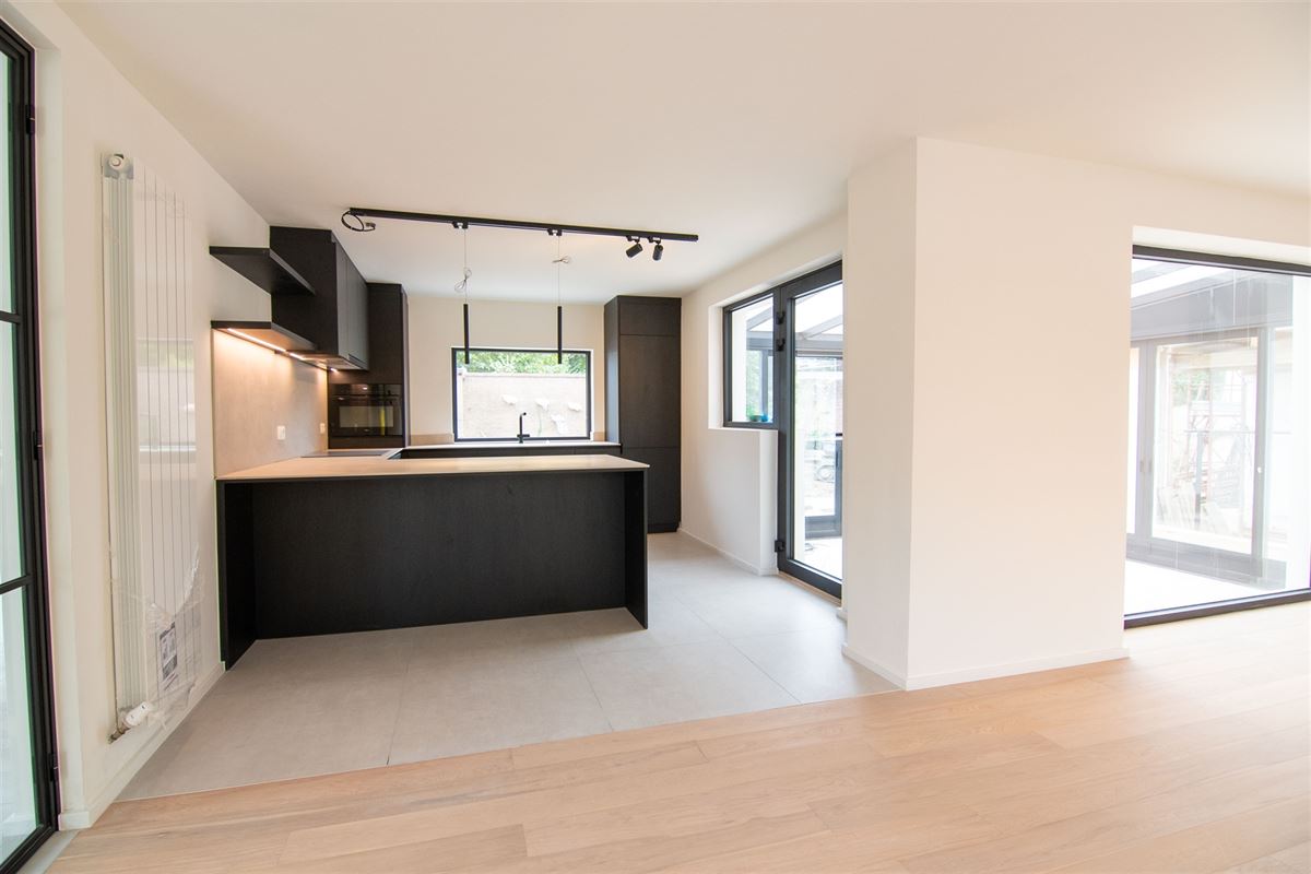 Stijlvol gerenoveerde villa met zuid-gerichte tuin