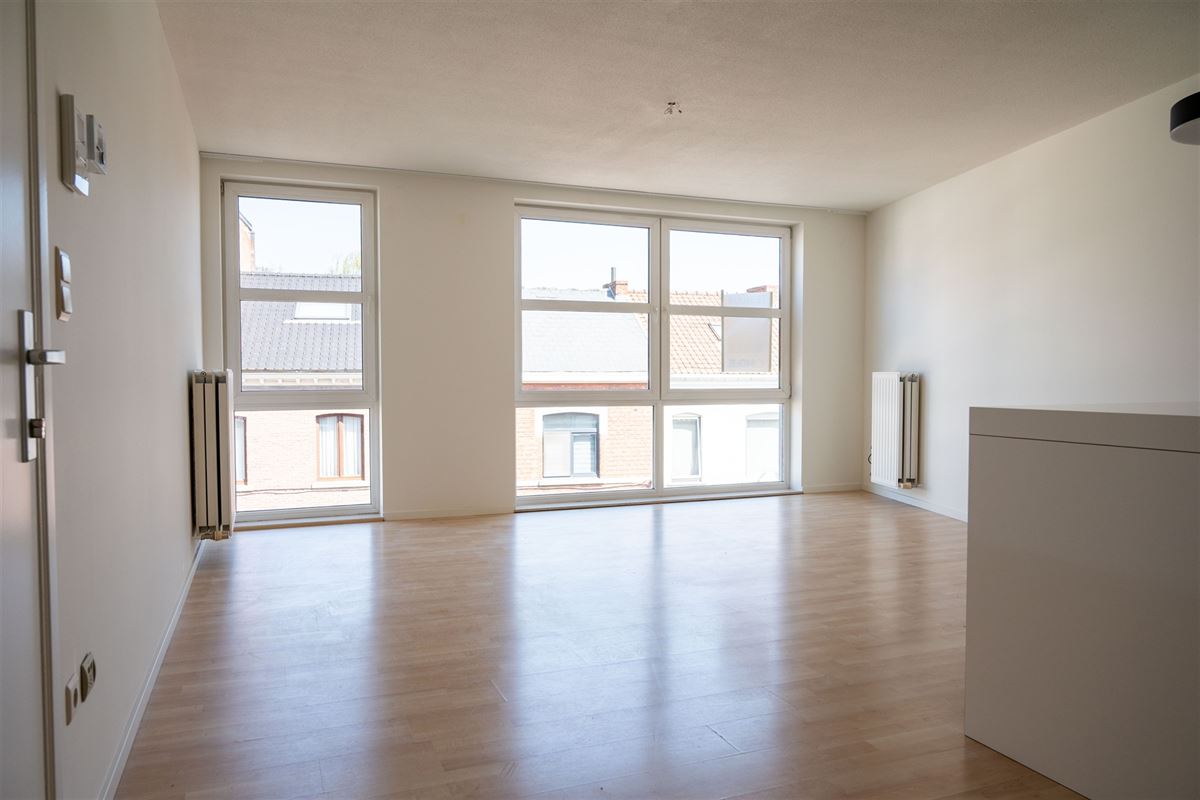 Appartement met één slaapkamer, vlakbij Dusartplein.