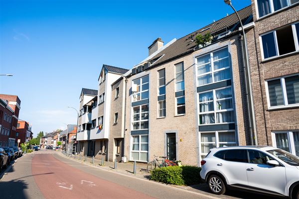 Appartement met één slaapkamer, vlakbij Dusartplein.