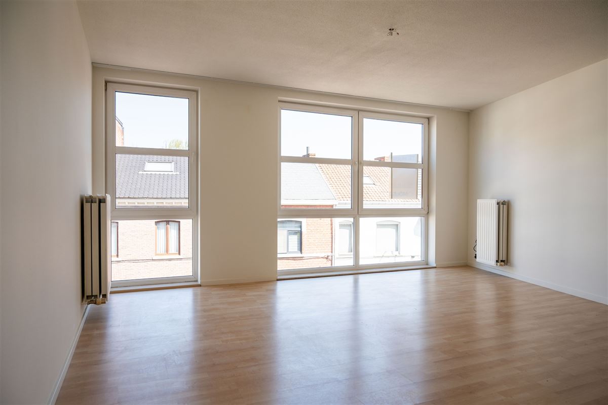 Appartement met één slaapkamer, vlakbij Dusartplein.