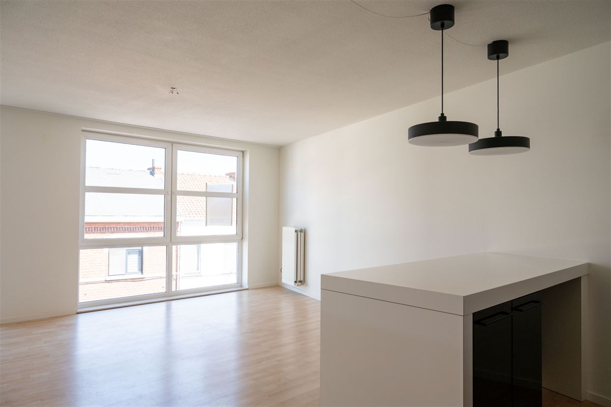 Appartement met één slaapkamer, vlakbij Dusartplein.