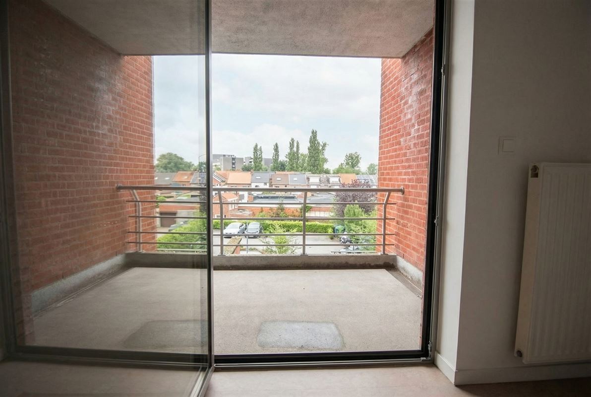 Aangenaam appartement met twee slaapkamers, twee terrassen en ondergrondse parkeerplaats.