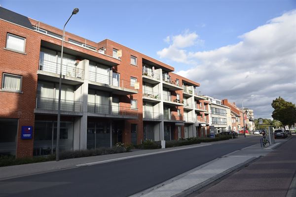 Aangenaam appartement met twee slaapkamers, twee terrassen en ondergrondse parkeerplaats.