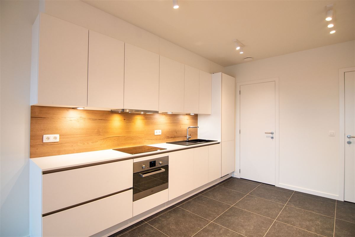 Energiezuinig appartement met zonnepanelen, twee terrassen, twee slaapkamers en een autostandplaats!