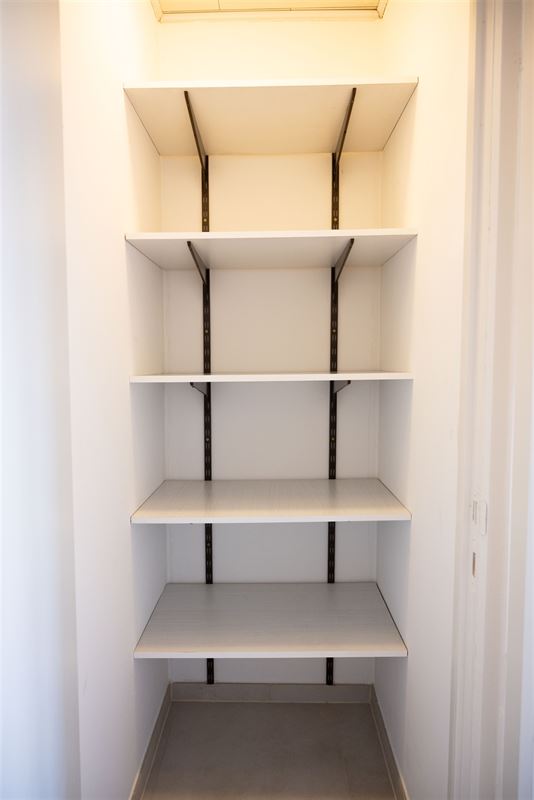 Volledig gerenoveerd appartement met twee slaapkamers in Kuringen.