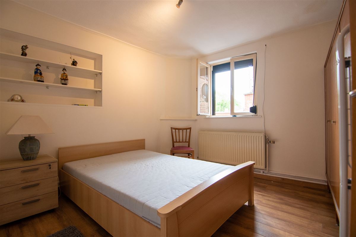 Handelsruimte met appartement in het centrum van Borgloon!