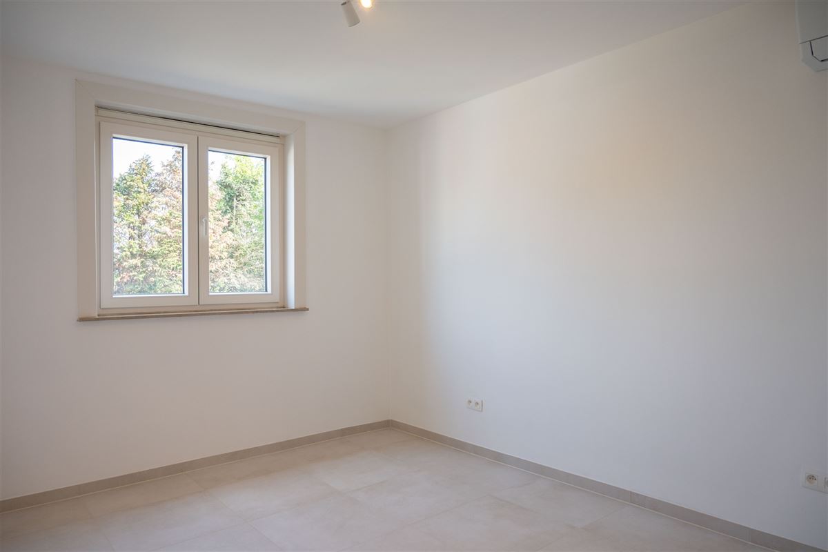 Volledig gerenoveerd appartement met twee slaapkamers in Kuringen.