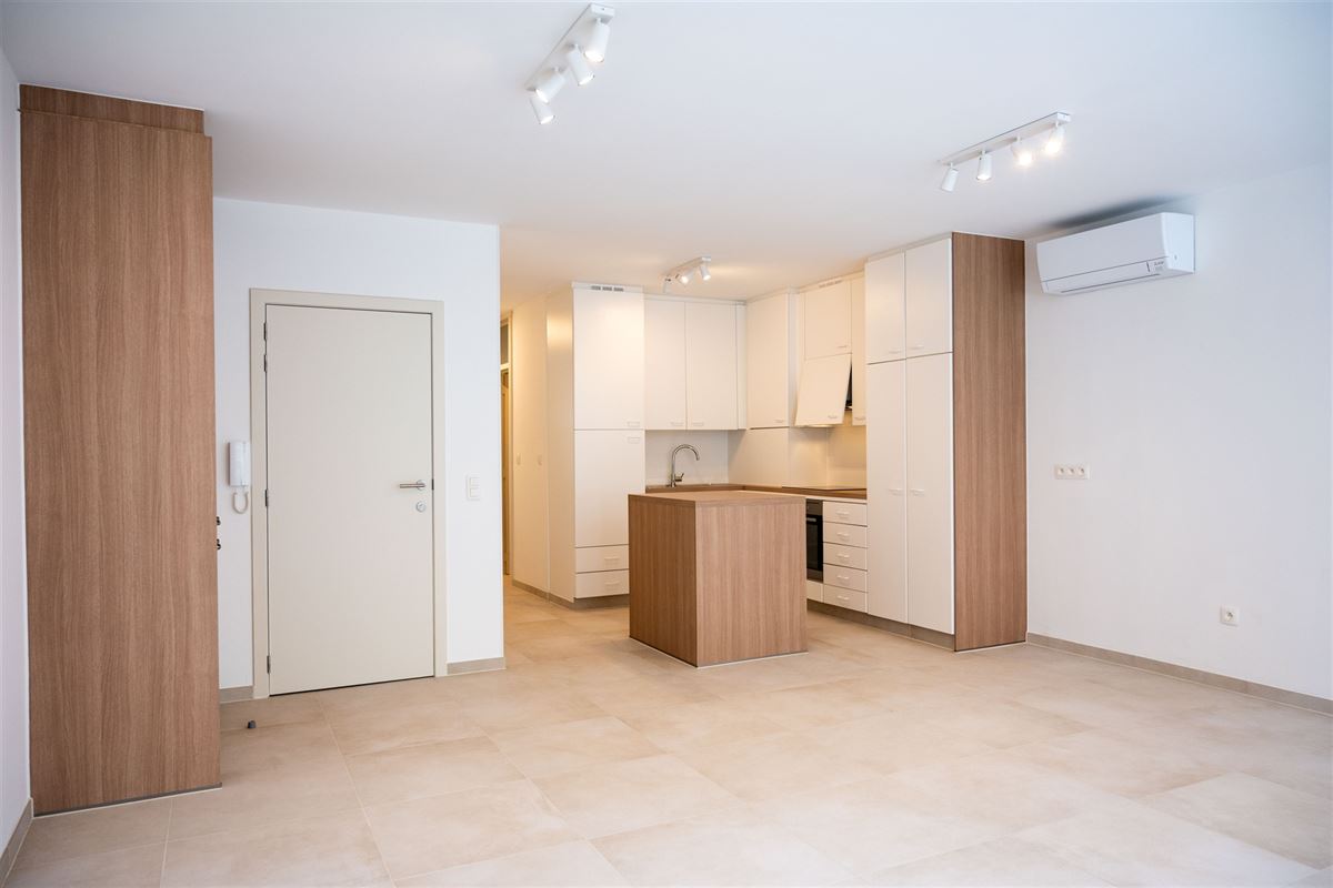 Volledig gerenoveerd appartement met twee slaapkamers in Kuringen.