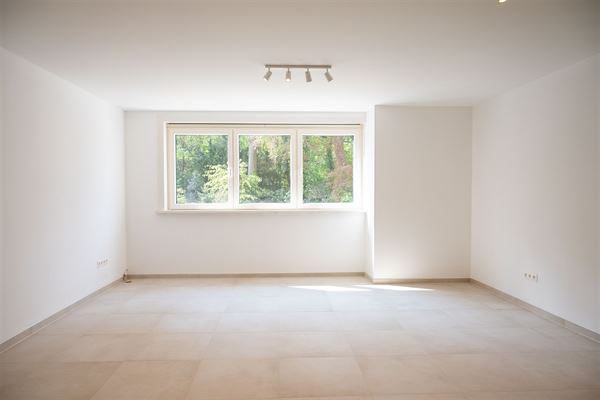 Volledig gerenoveerd appartement met twee slaapkamers in Kuringen.