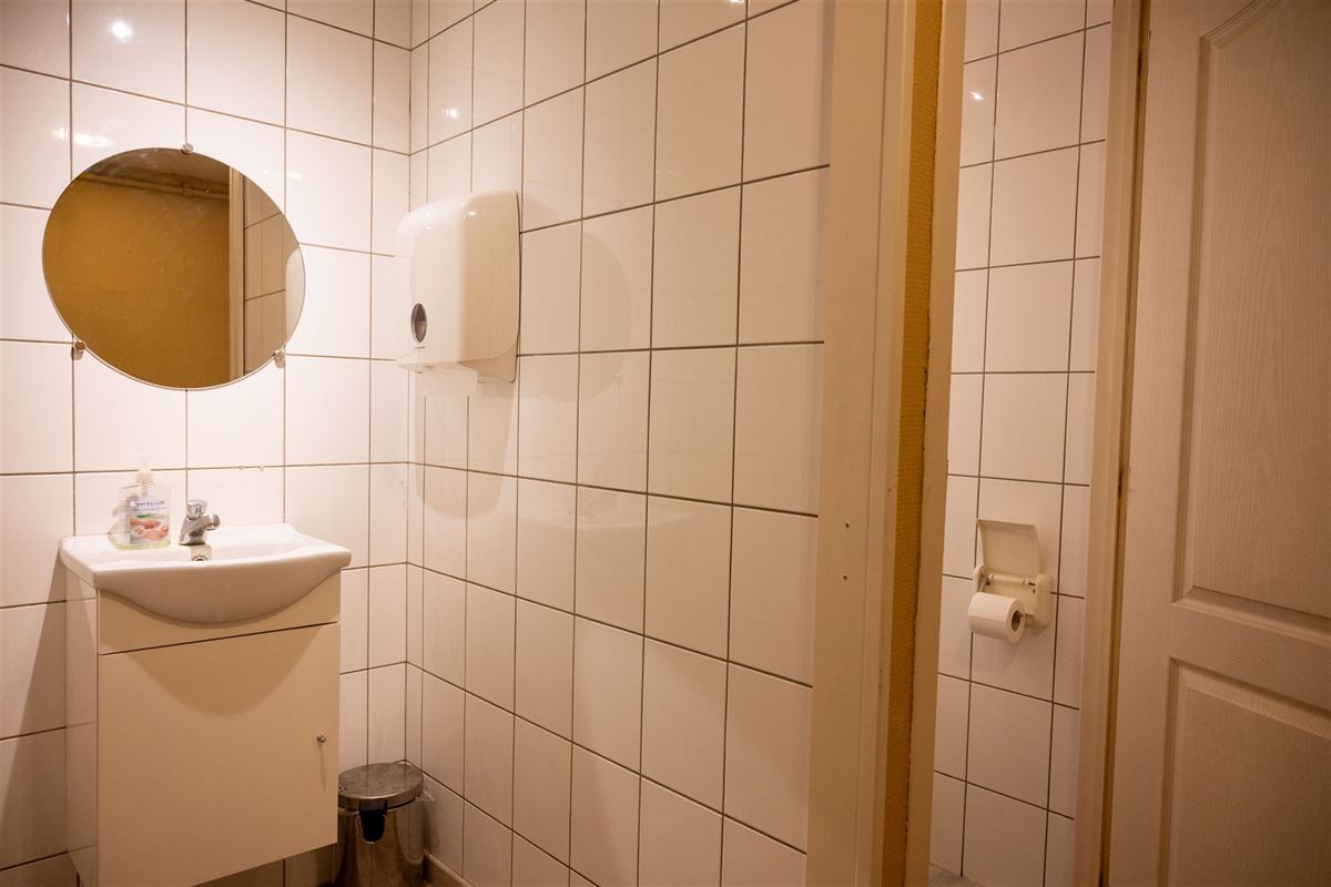 Handelsruimte met appartement in het centrum van Borgloon!
