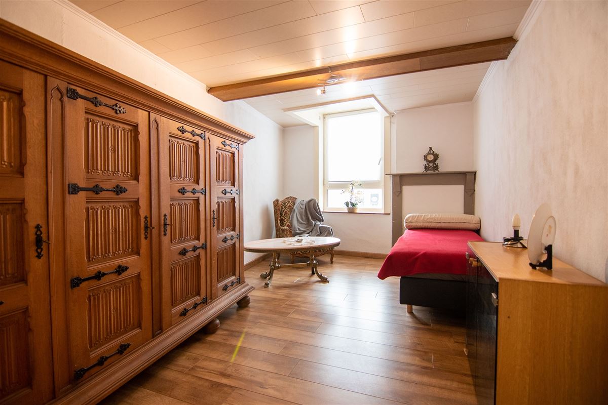 Handelsruimte met appartement in het centrum van Borgloon!