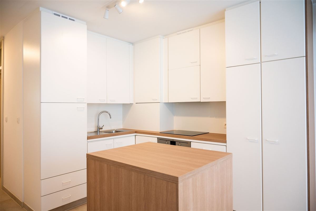 Volledig gerenoveerd appartement met twee slaapkamers in Kuringen.