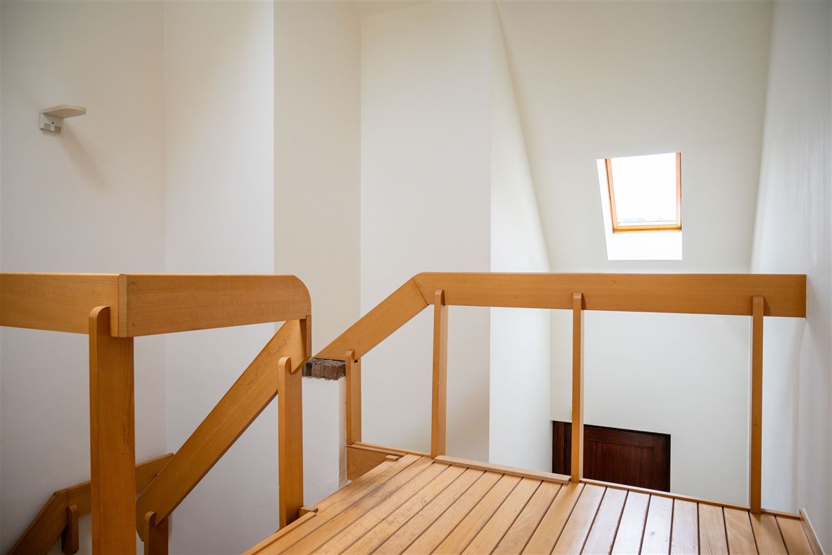 Vrijstaande woning op toplocatie, met prachtige tuin, dubbele garage en drie slaapkamers!