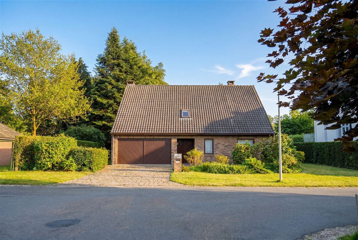 Vrijstaande woning op toplocatie, met prachtige tuin, dubbele garage en drie slaapkamers!